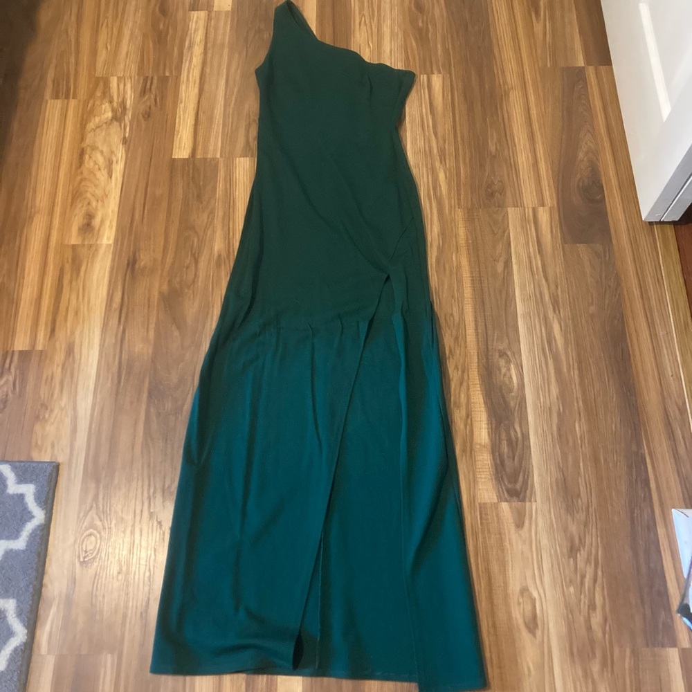 Lulu's Green Ruched One-Shoulder Cocktail Gown